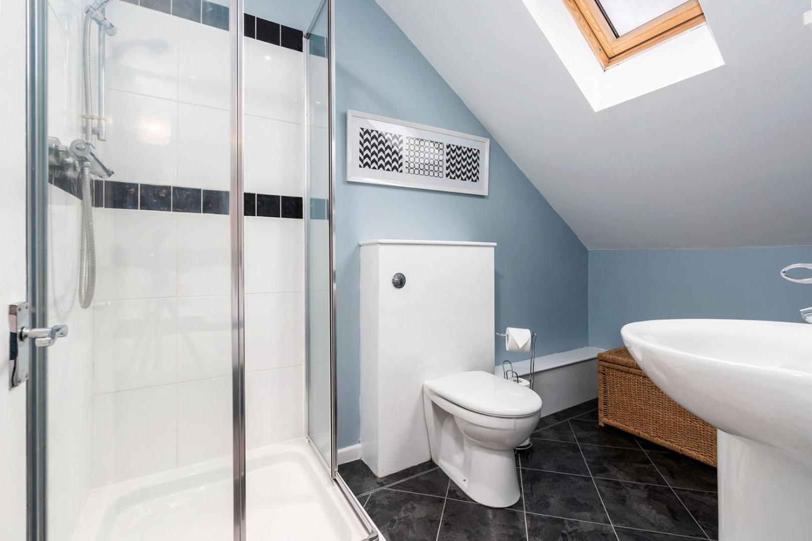 Stunning 3 Bedroom Hillsborough